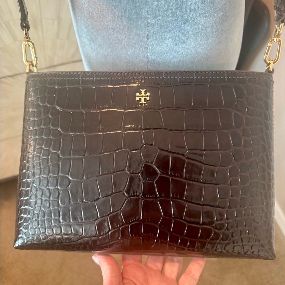 Tory Burch Swingpack NWOT in Deep Mocha Crocodile Embossed. Absolutely stunning!